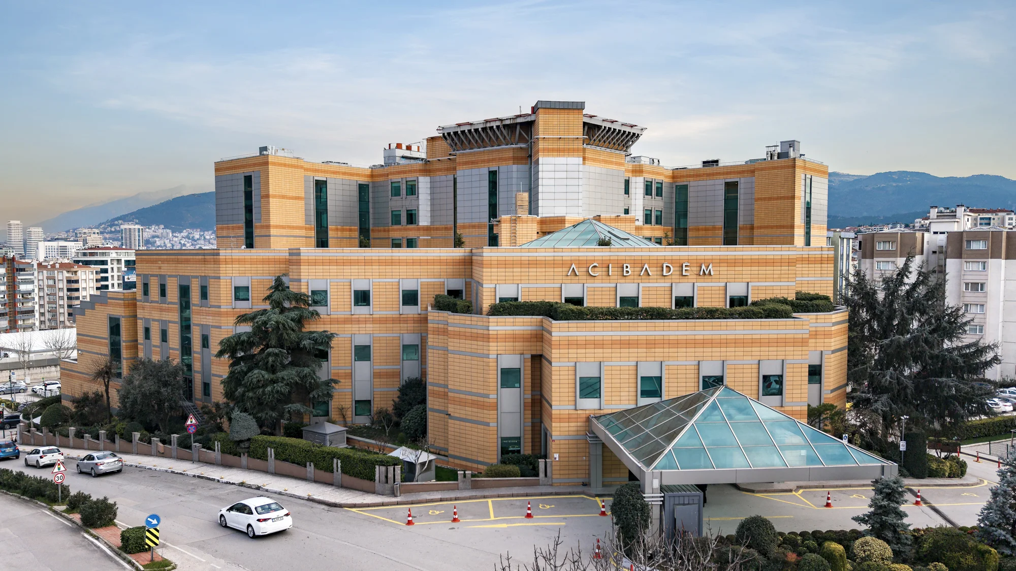 Acıbadem Bursa Hastanesi gündüz dış cephe, Furkan Uyan fotoğrafı (2)
