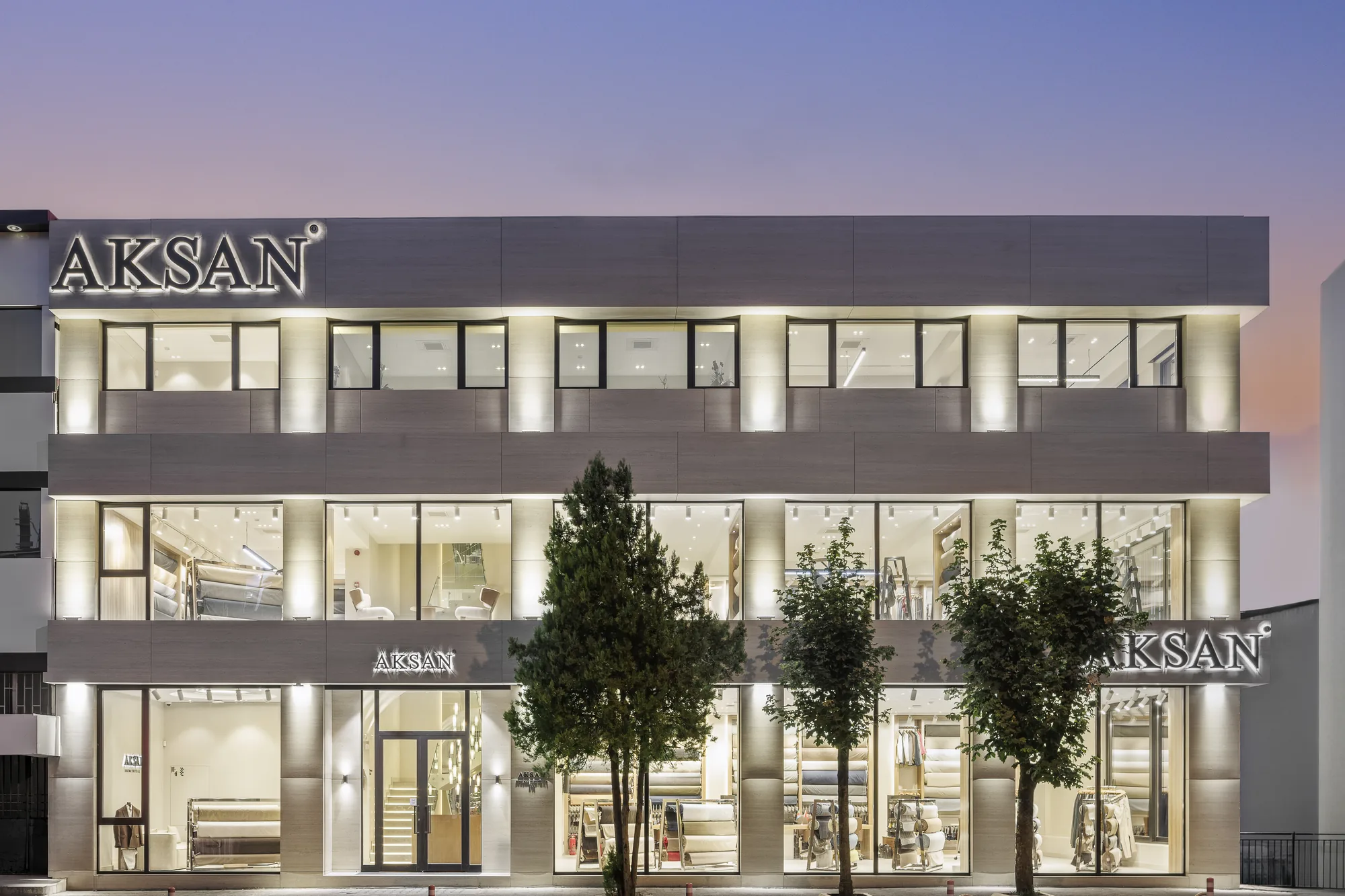 Aksan showroom cephesi, Duman Mimarlık, Furkan Uyan